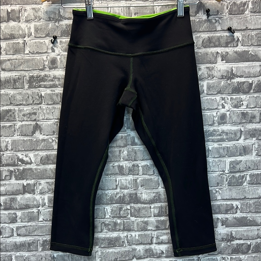 Woman's Lululemon Leggings - Picture 4 of 11